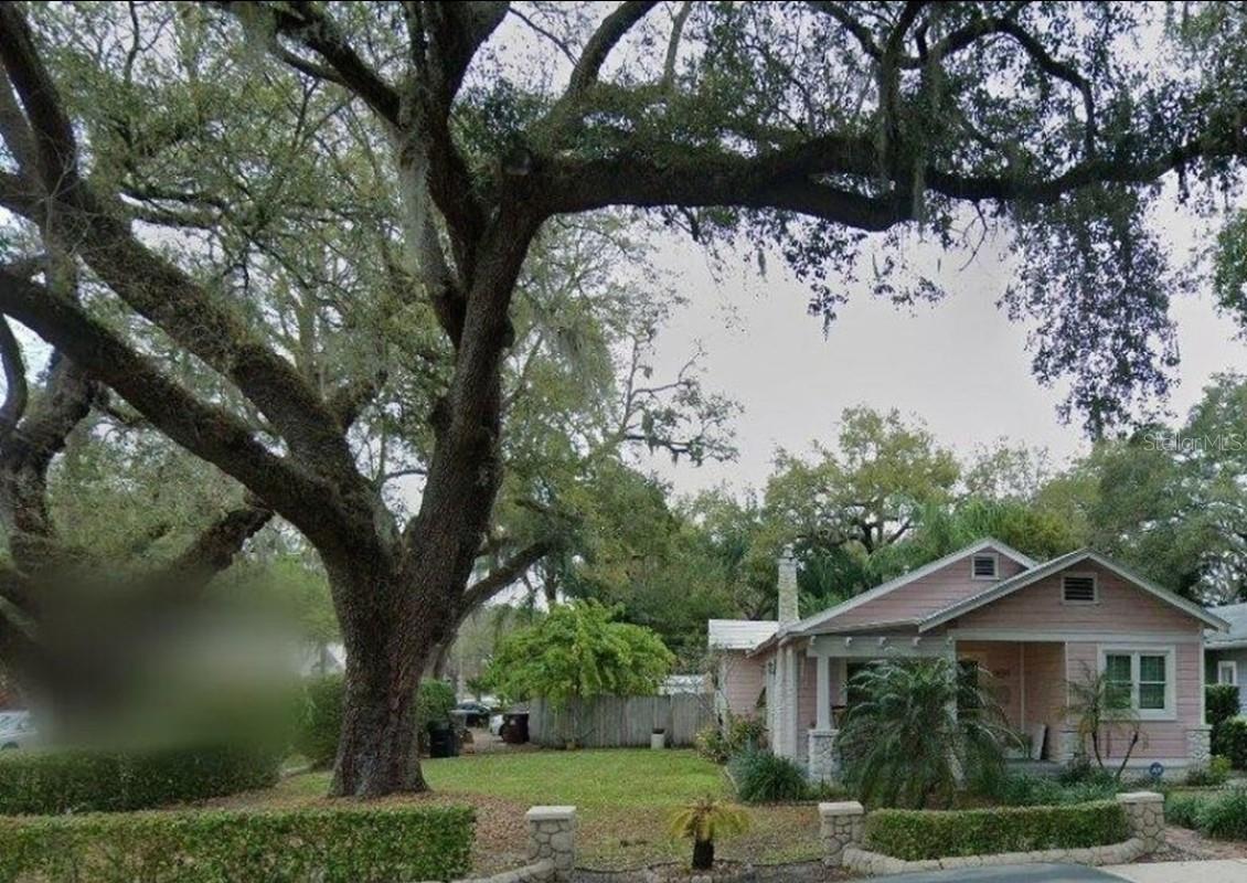 Charming Bungalow in Lake Davis/Greenwood area. 2 Bedroom, 2 Bath Pool House. Spacious bedrooms. . FYI, the dryer, stove top, and heat are natural gas. Lawn and Pool maintenance included. Pets can be allowed and with a nonrefundable deposit, which will be determined based on your situation.
Renters are required to apply and pay for screening service. Deposit may be adjusted according to the screening results. Lease is negotiable based on renters needs.