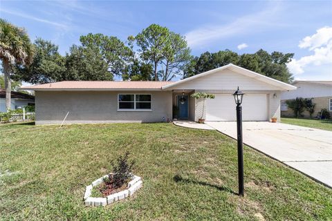 Photo of 562 Silver Course Loop, Ocala, FL 34472 (MLS # O6341230)