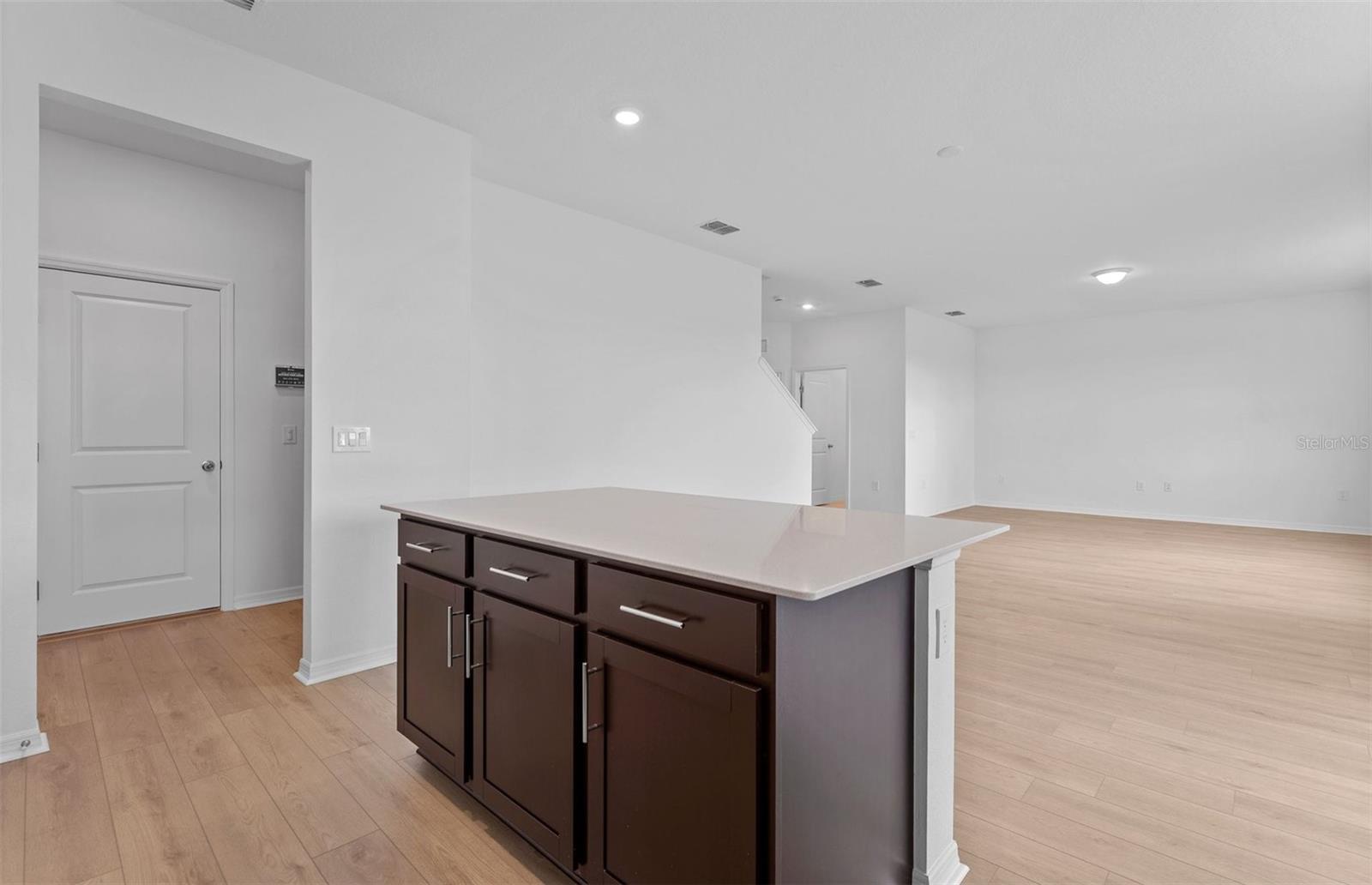 1277 LAKERIDGE WAY