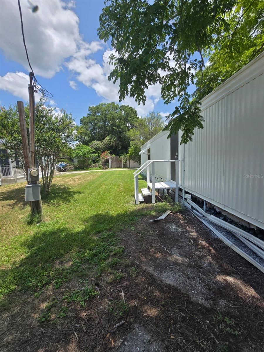 2121 REYNOLDS ROAD