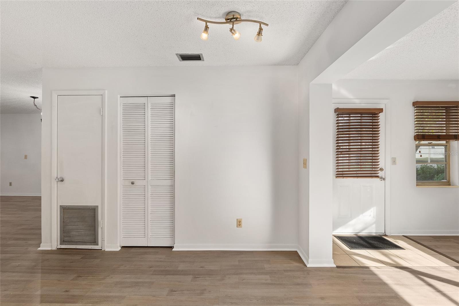 ON TOP OF THE WORLD - Residential