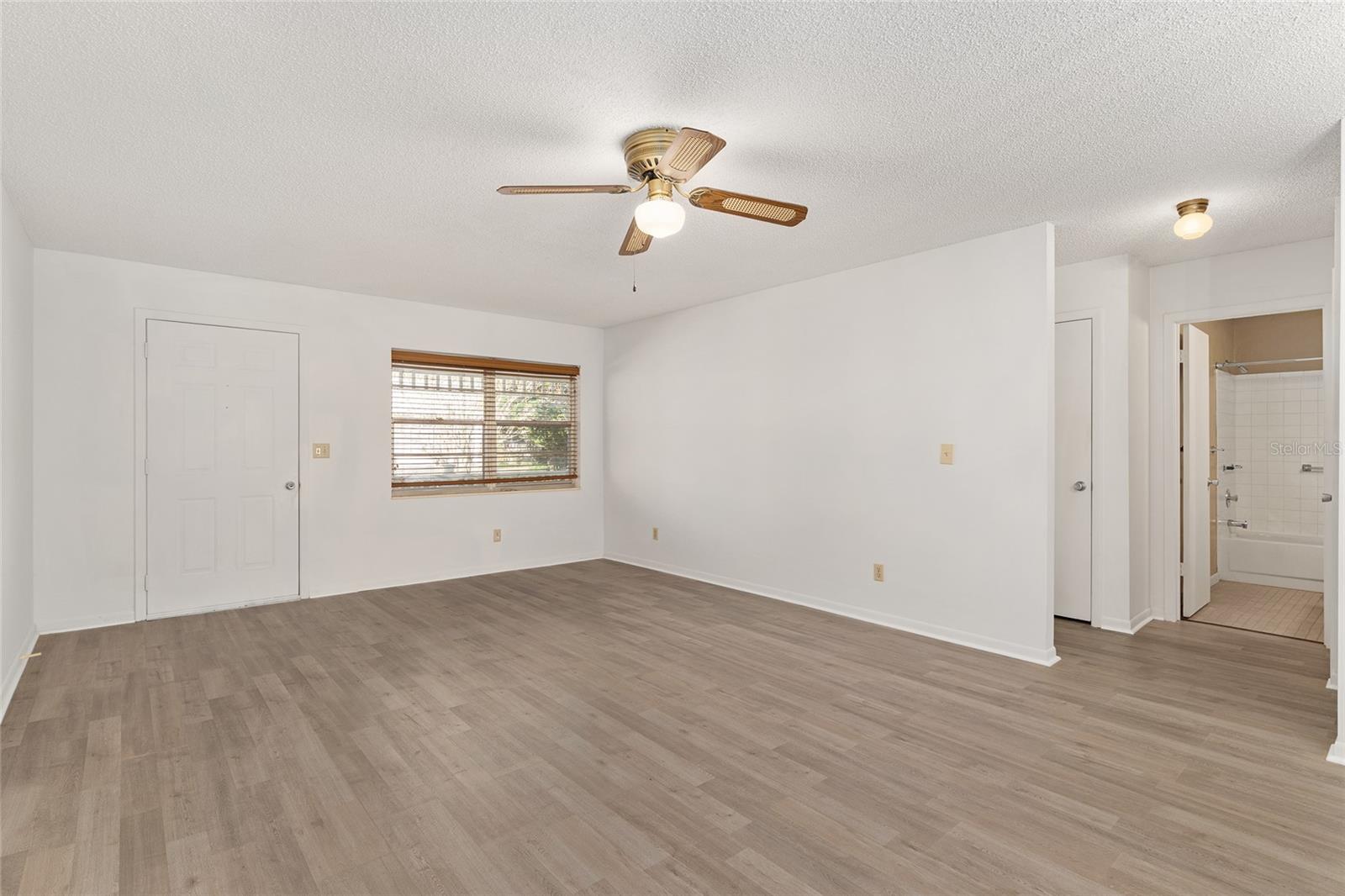 ON TOP OF THE WORLD - Residential