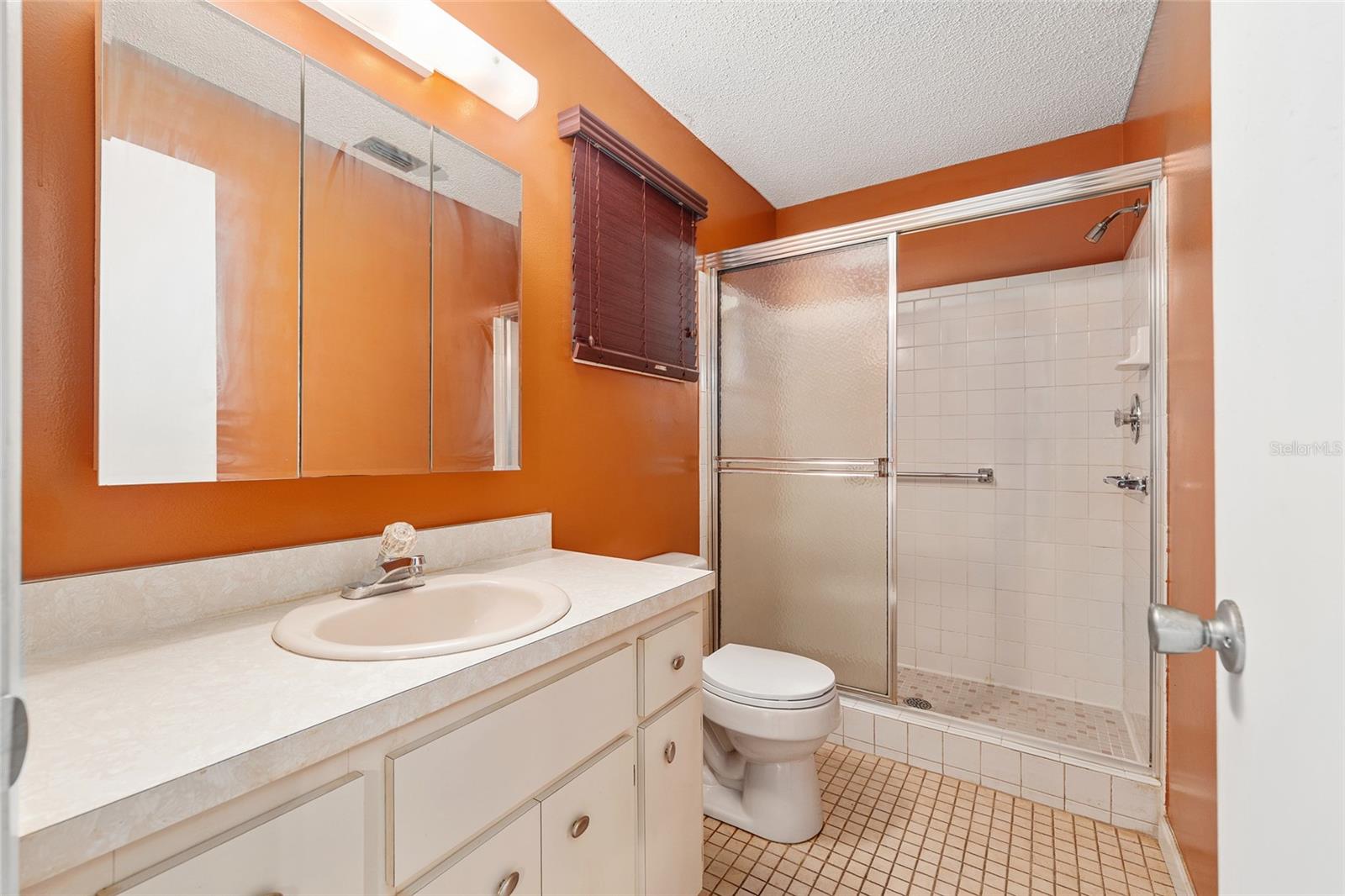 ON TOP OF THE WORLD - Residential