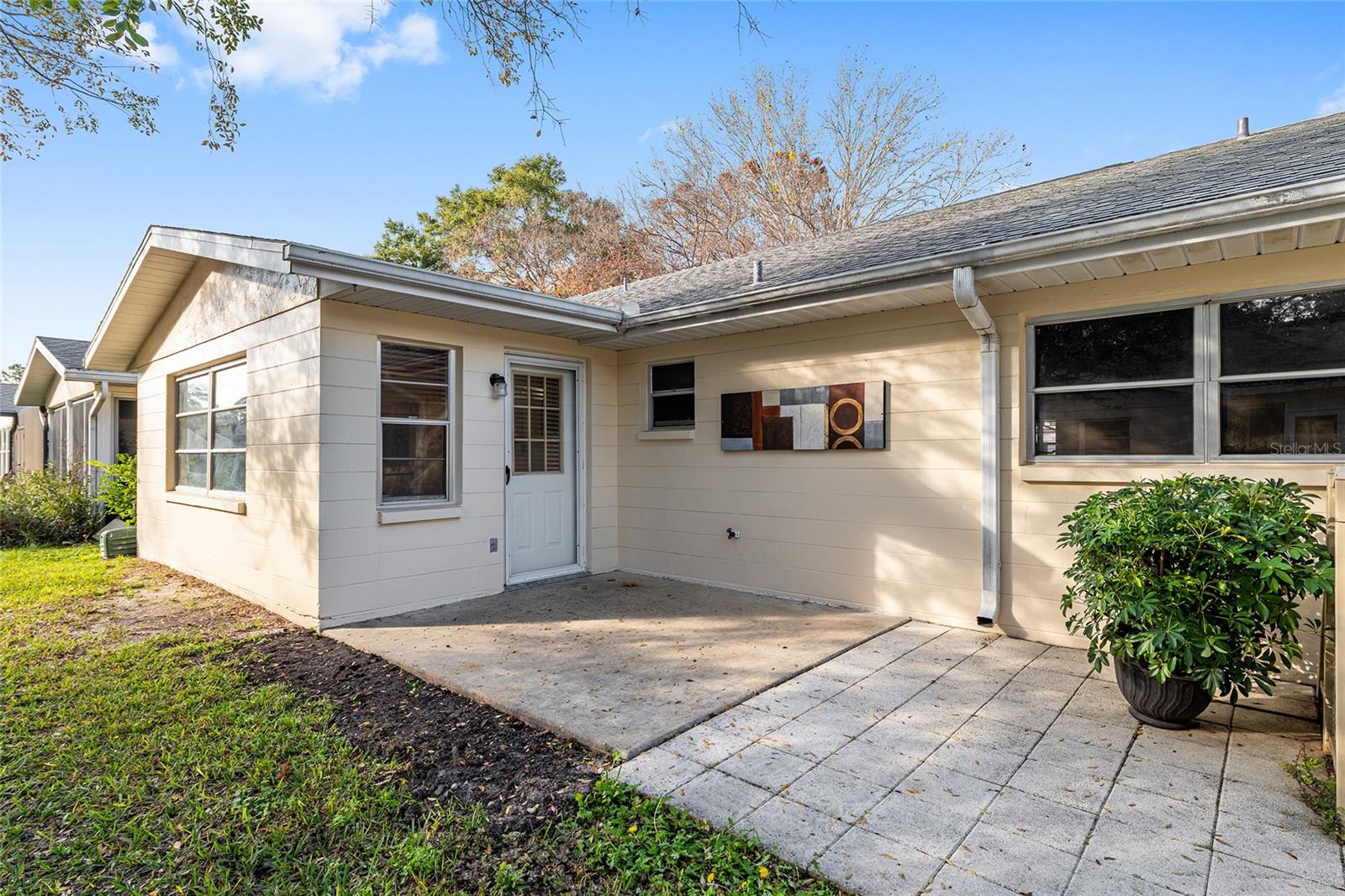 ON TOP OF THE WORLD - Residential