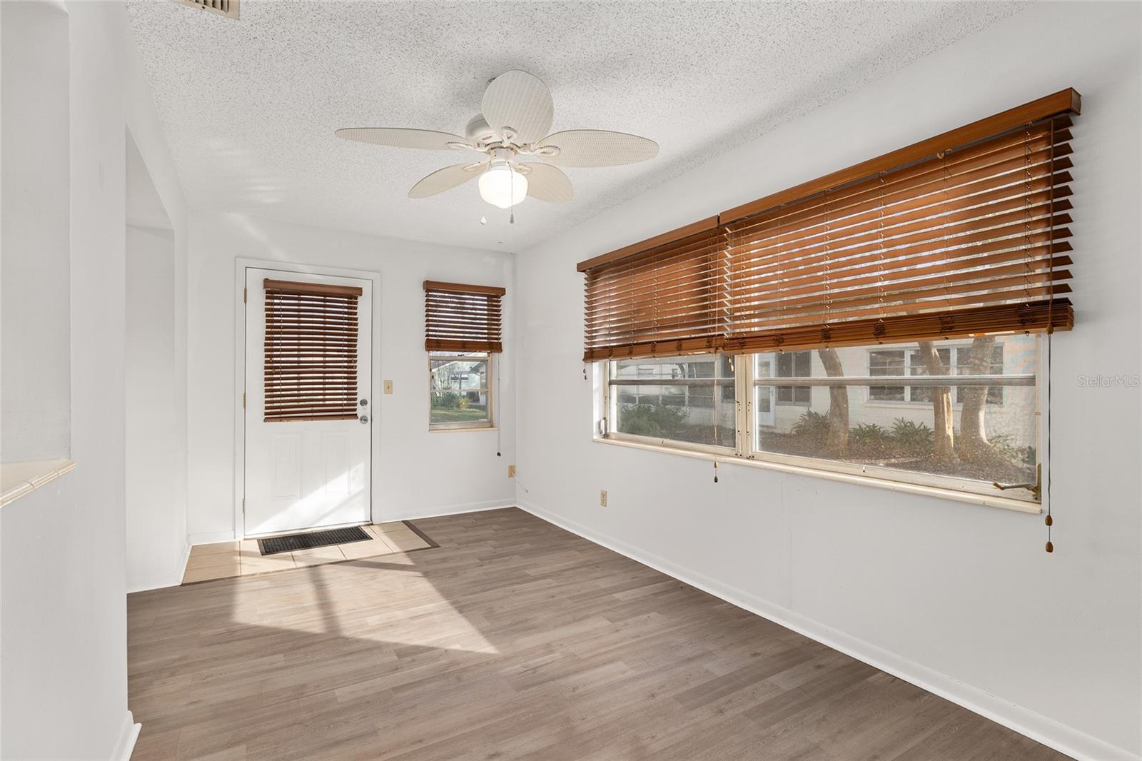 ON TOP OF THE WORLD - Residential