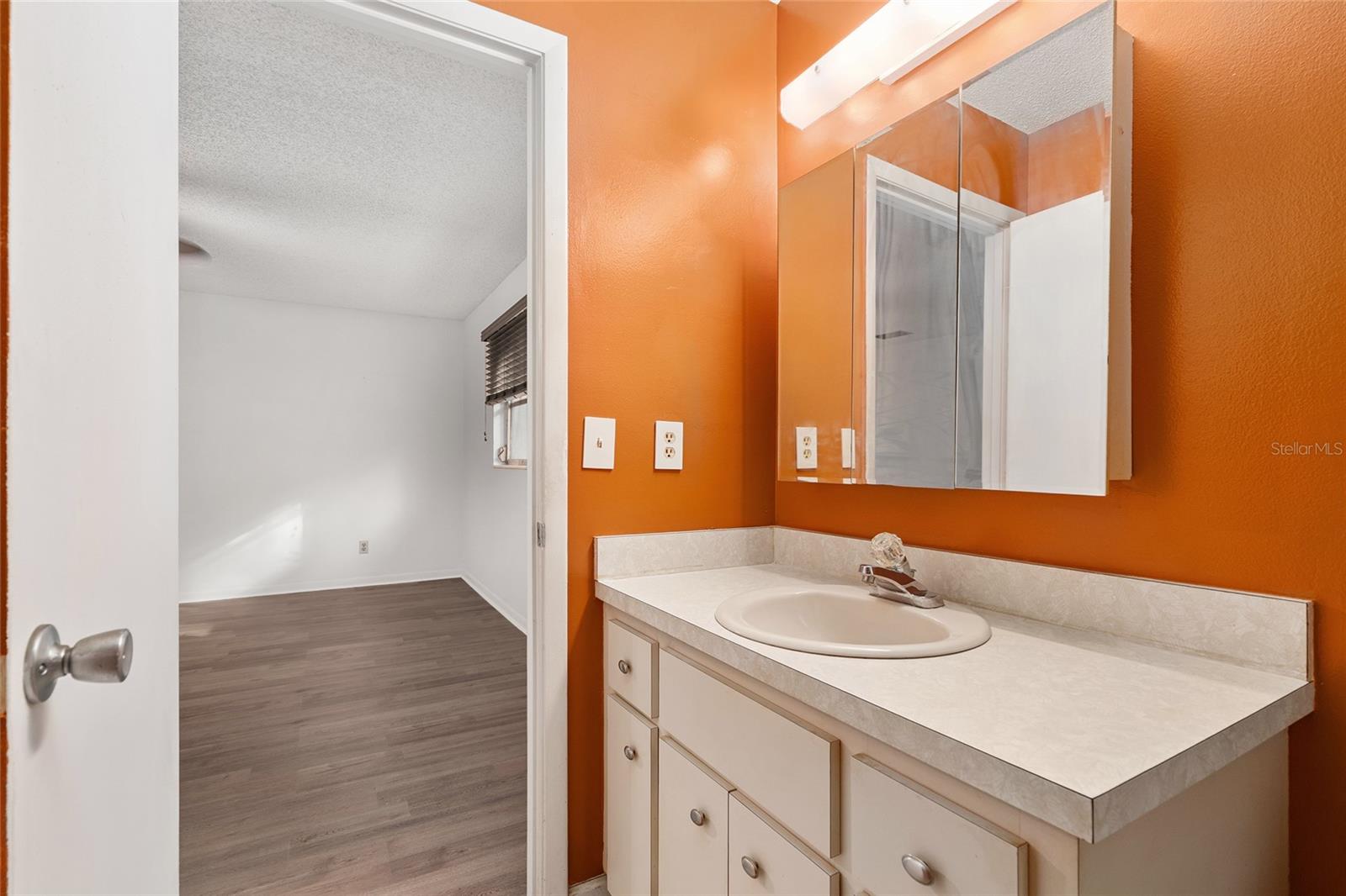 ON TOP OF THE WORLD - Residential