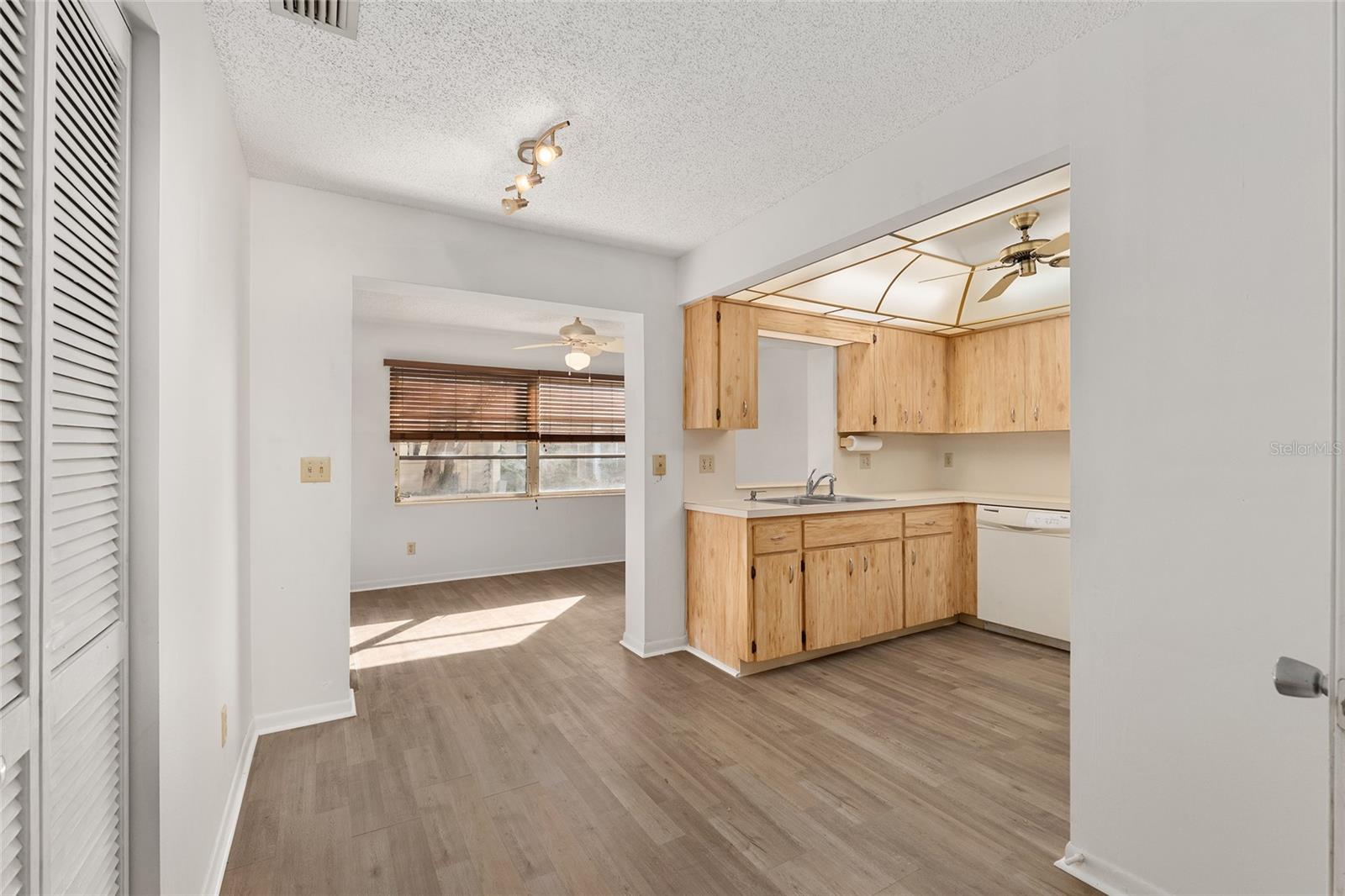 ON TOP OF THE WORLD - Residential