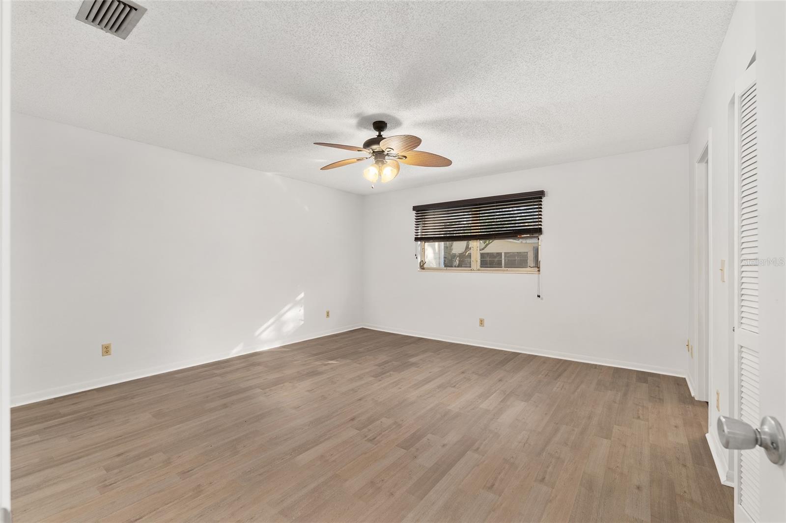 ON TOP OF THE WORLD - Residential