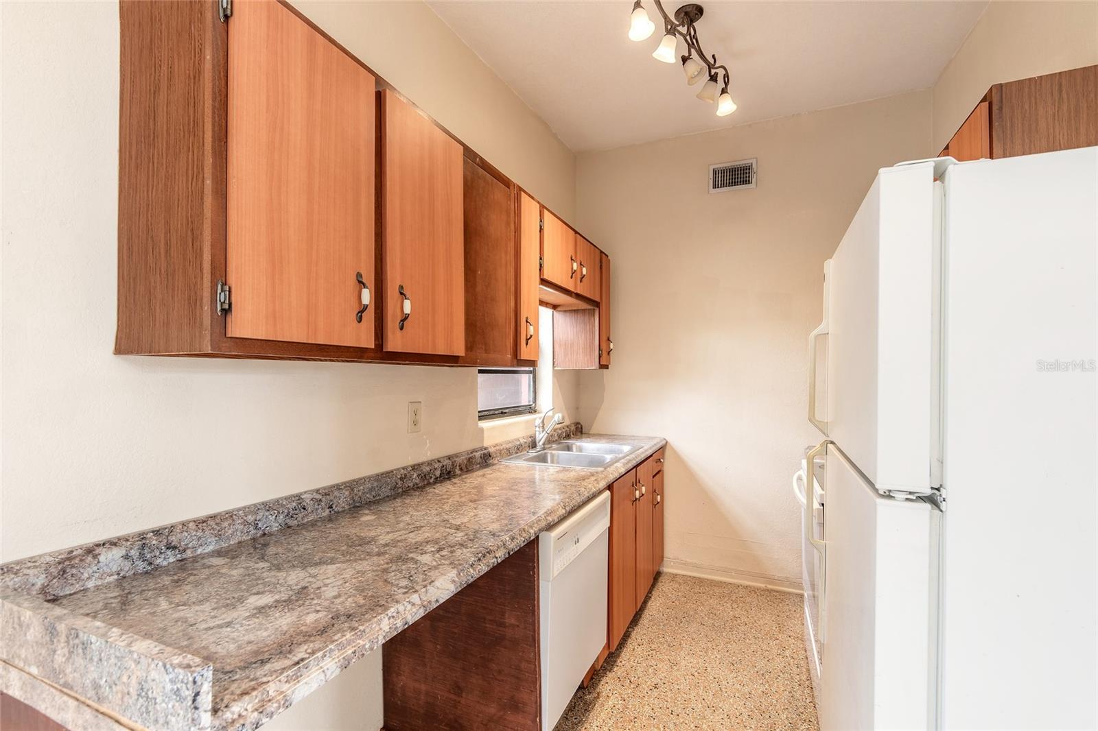 CAROLYN TERRACE - Residential