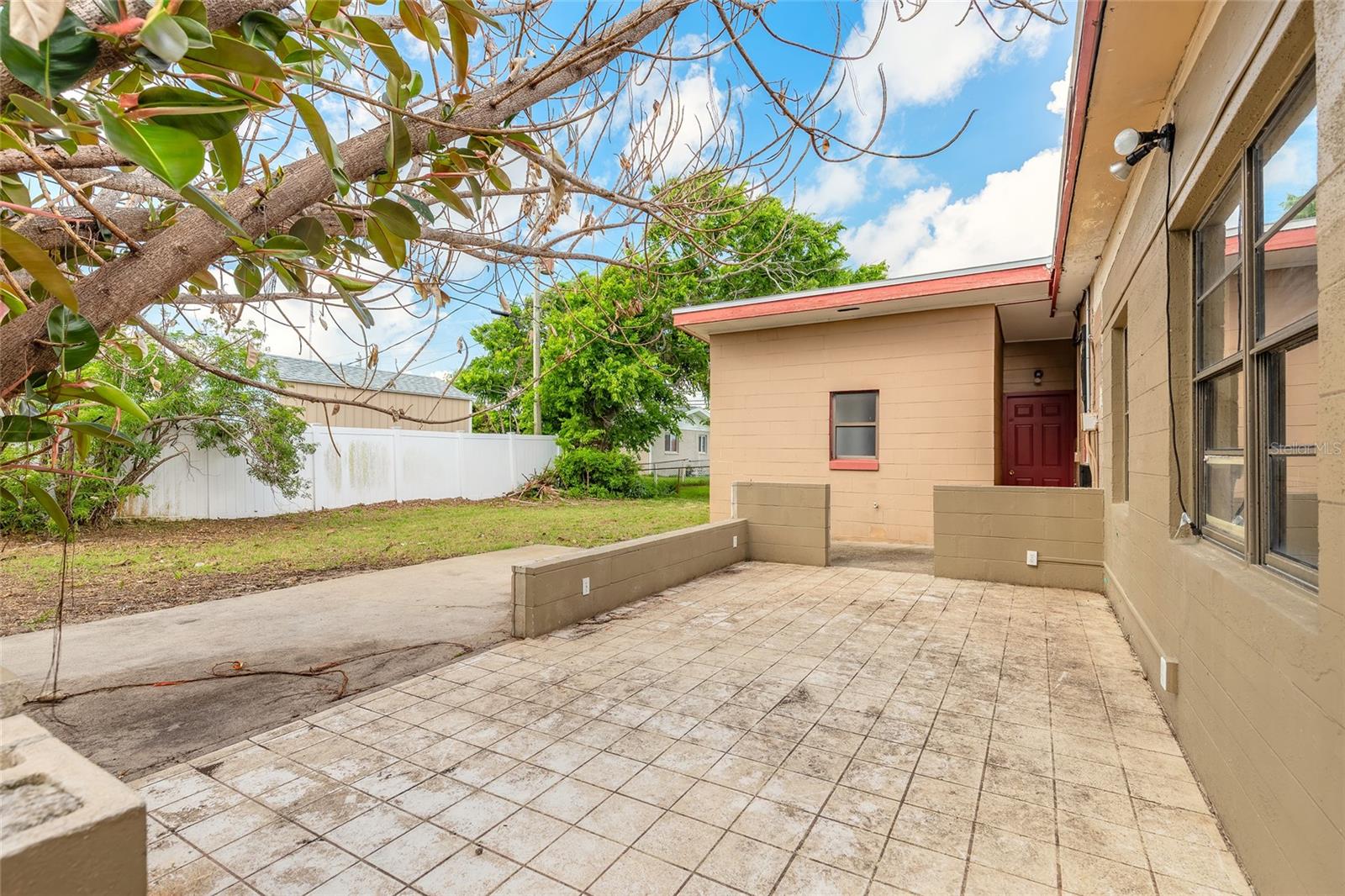 CAROLYN TERRACE - Residential