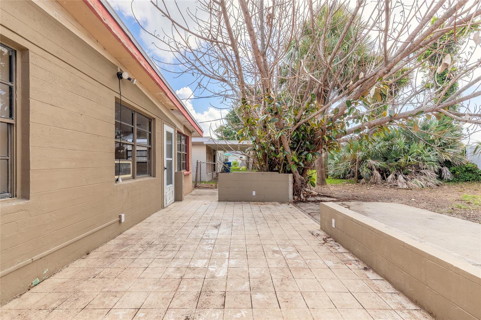 CAROLYN TERRACE - Residential