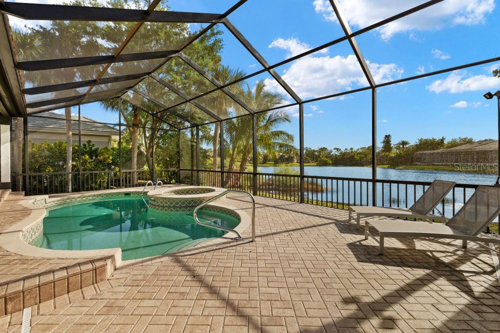 RIVER WALK - Residential