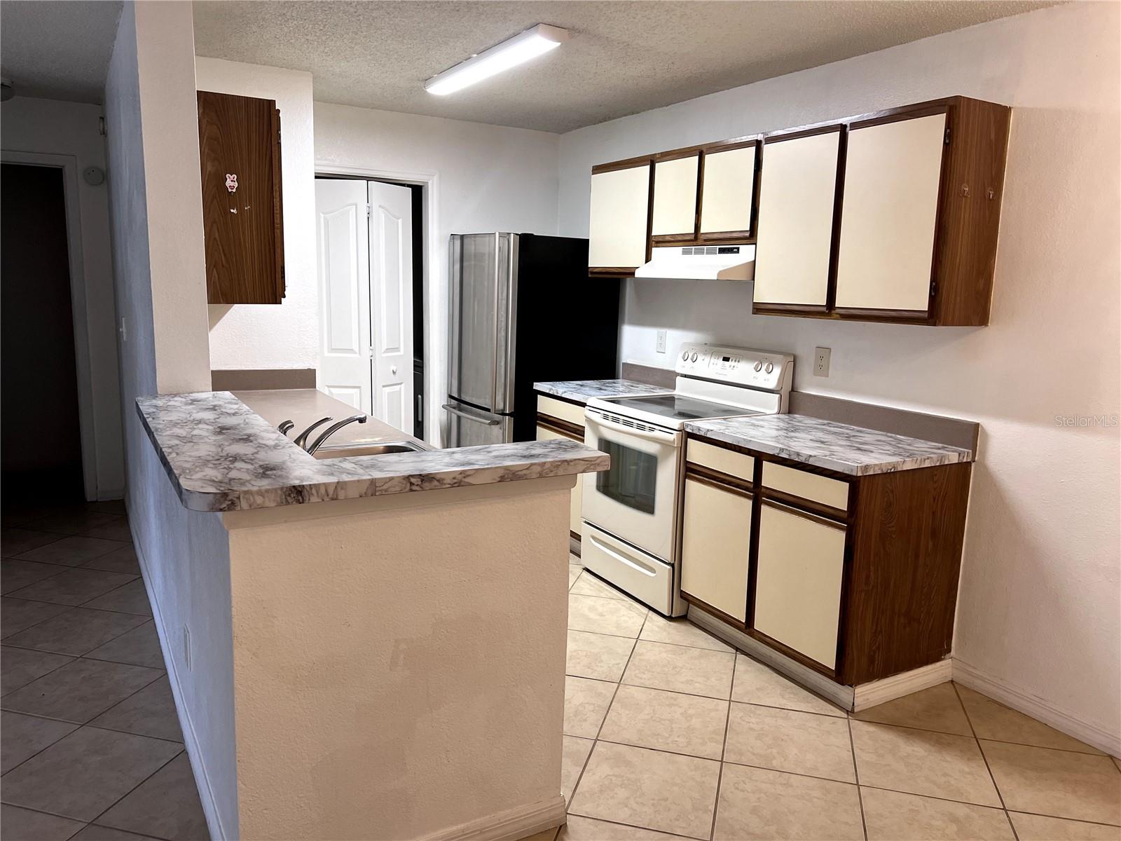 CASCADE AT KISSIMMEE CONDO - Residential Lease