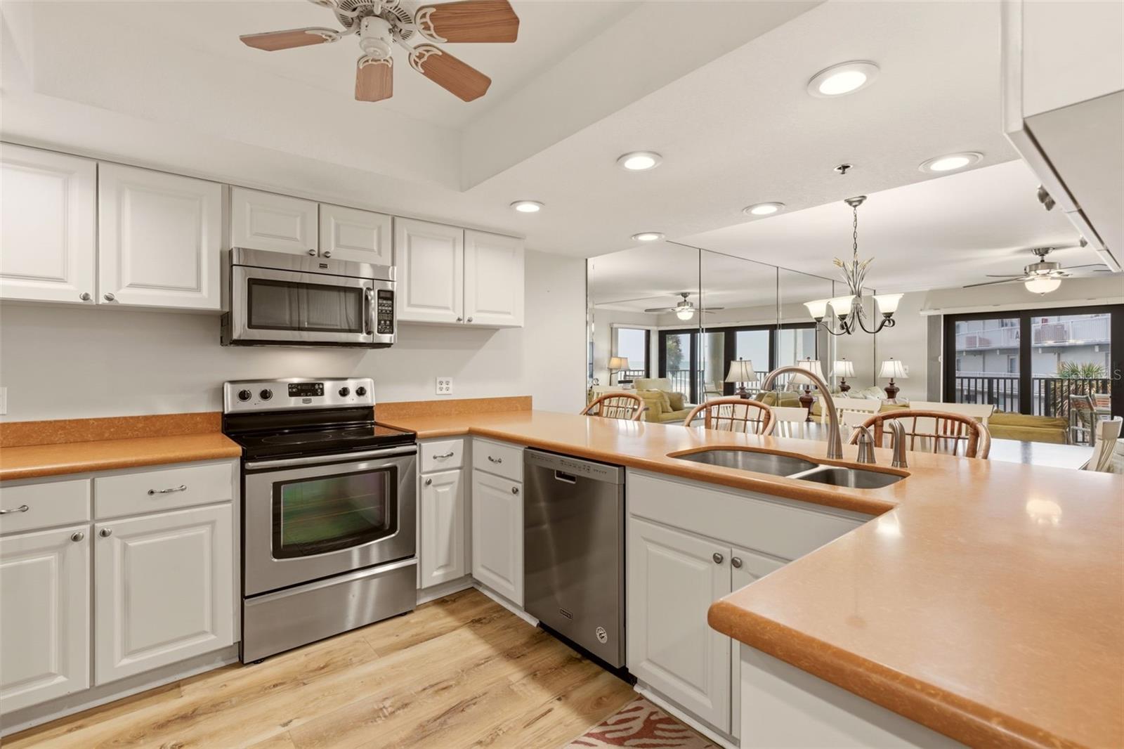 SILVER SANDS CONDOS - Residential