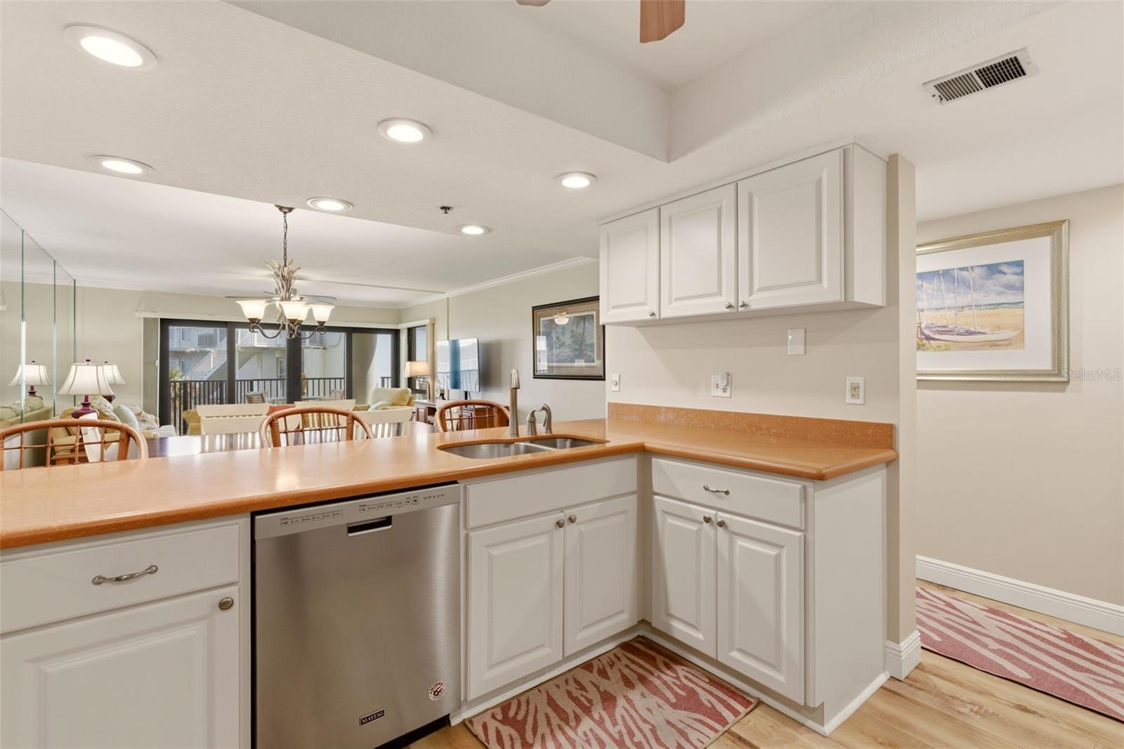 SILVER SANDS CONDOS - Residential