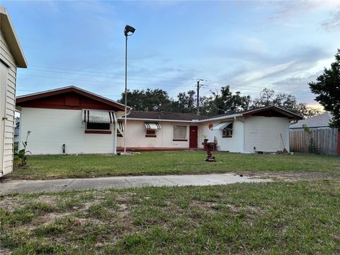 A home in WINTER HAVEN