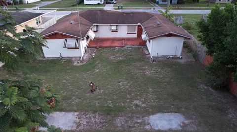 A home in WINTER HAVEN