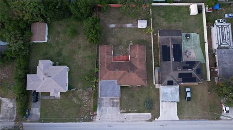 A home in WINTER HAVEN