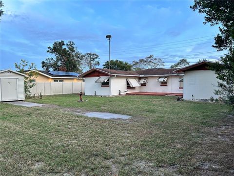 A home in WINTER HAVEN