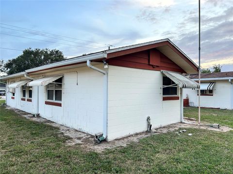 A home in WINTER HAVEN