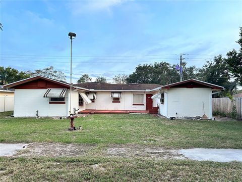 A home in WINTER HAVEN