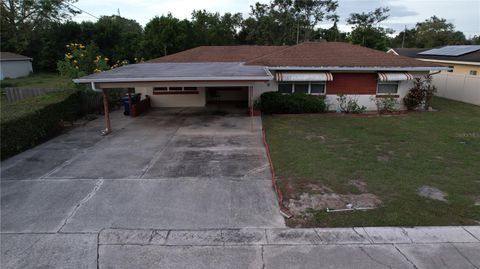 A home in WINTER HAVEN