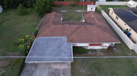 A home in WINTER HAVEN