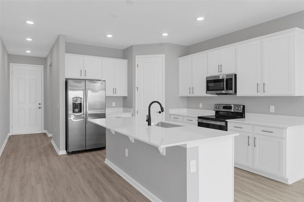 Photo of 819 Ballantyne Drive, Lake Wales, FL 33898 (MLS # S5149316)