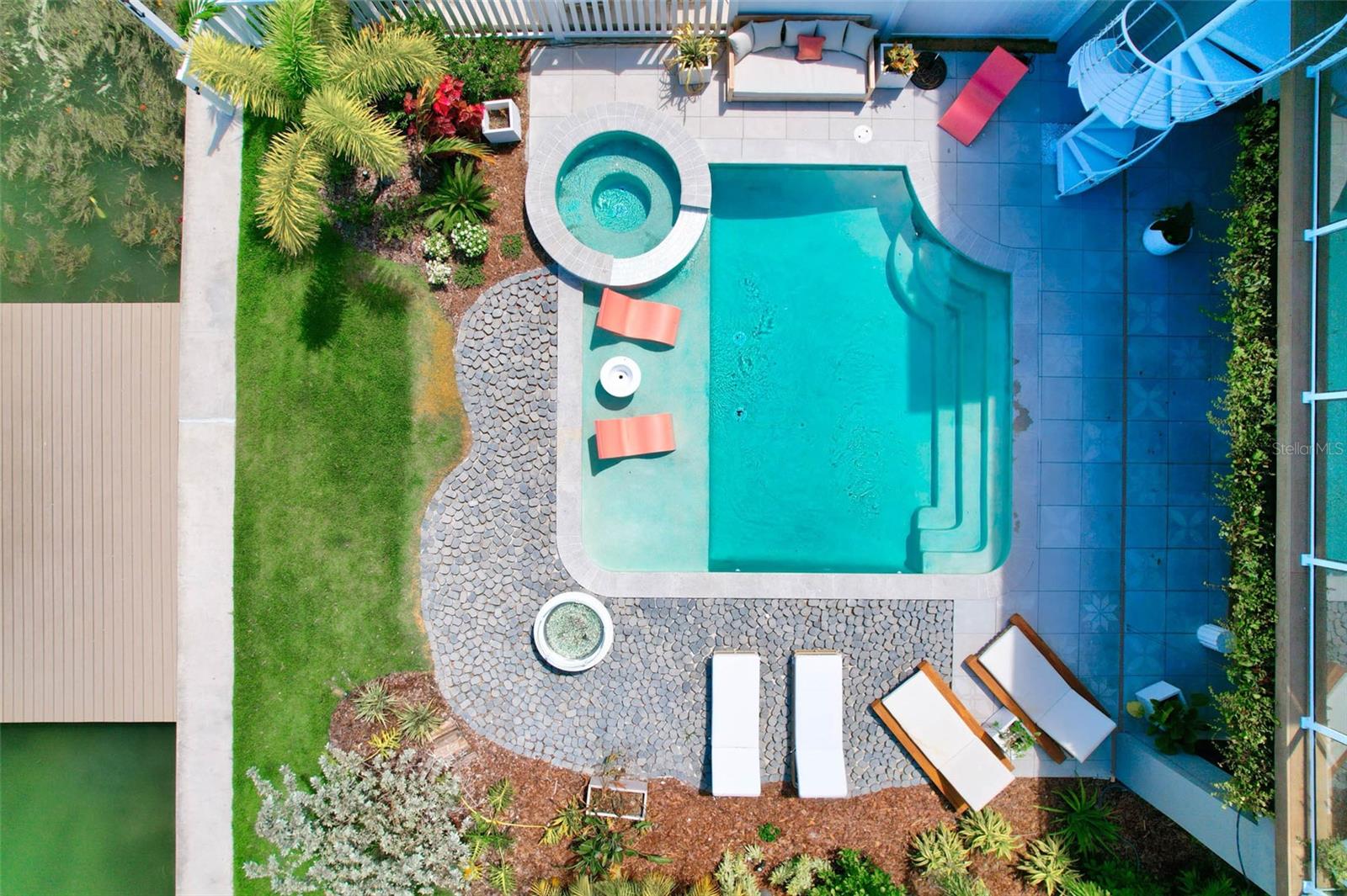 VILLA CAPRI - TI3 A CONDO - Residential