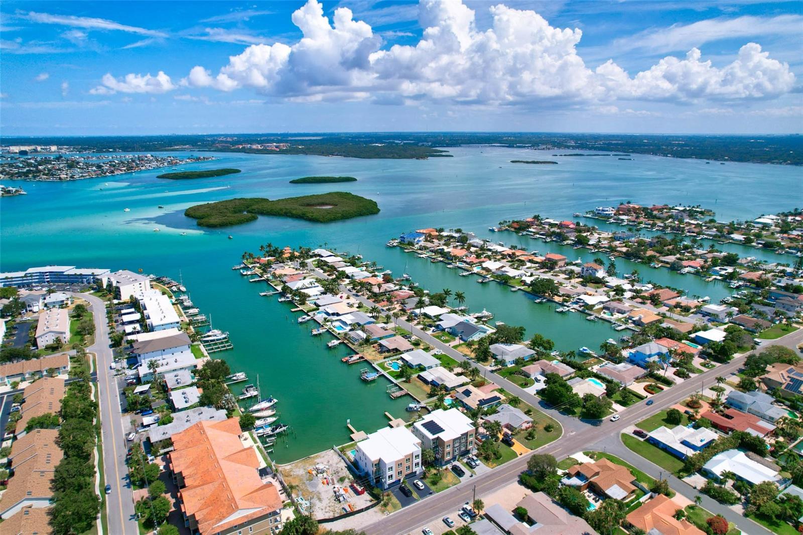 VILLA CAPRI - TI3 A CONDO - Residential