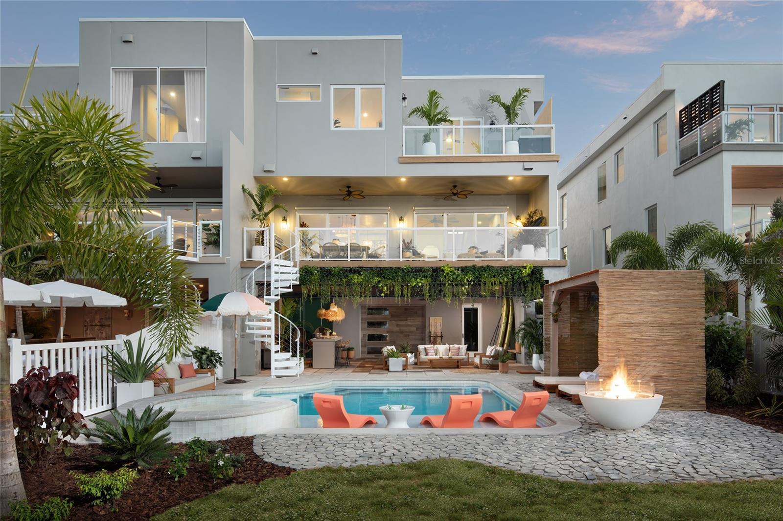 VILLA CAPRI - TI3 A CONDO - Residential