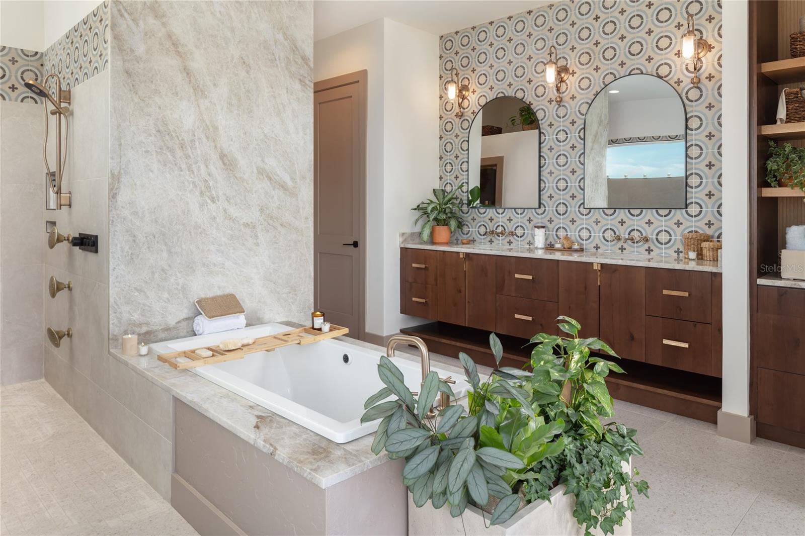 VILLA CAPRI - TI3 A CONDO - Residential