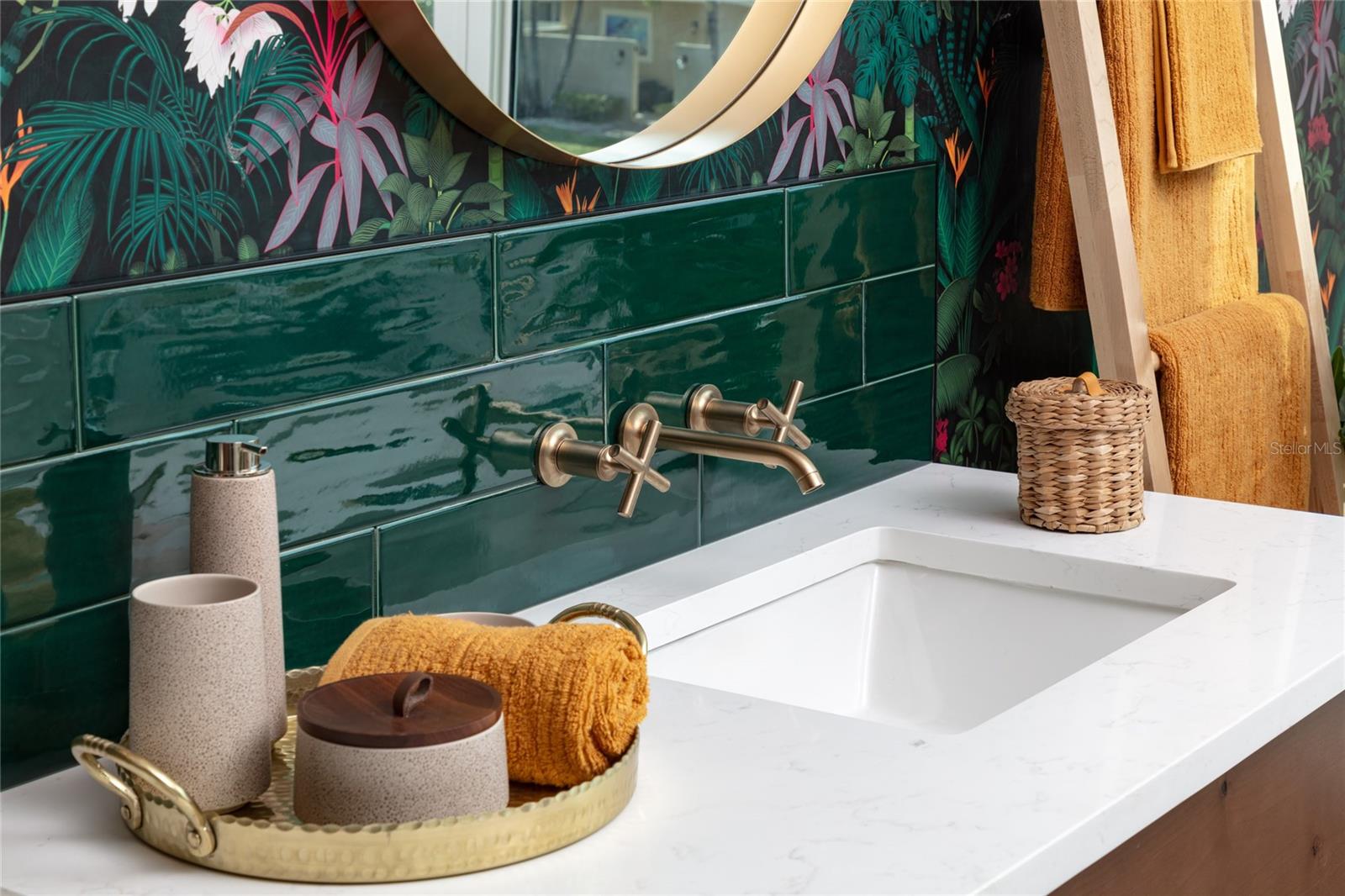 VILLA CAPRI - TI3 A CONDO - Residential