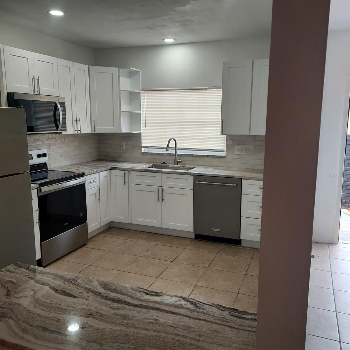 UNIVERSITY SQUARE UNIT 3 RE - Residential Lease