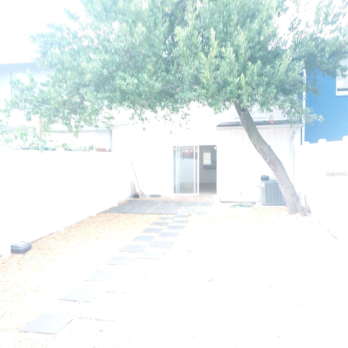 UNIVERSITY SQUARE UNIT 3 RE - Residential Lease