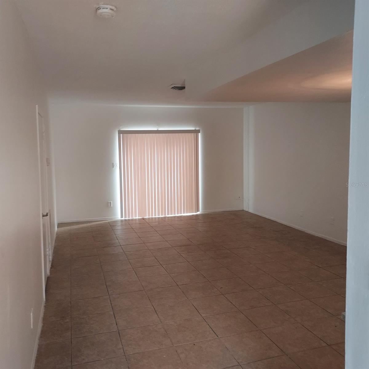 UNIVERSITY SQUARE UNIT 3 RE - Residential Lease