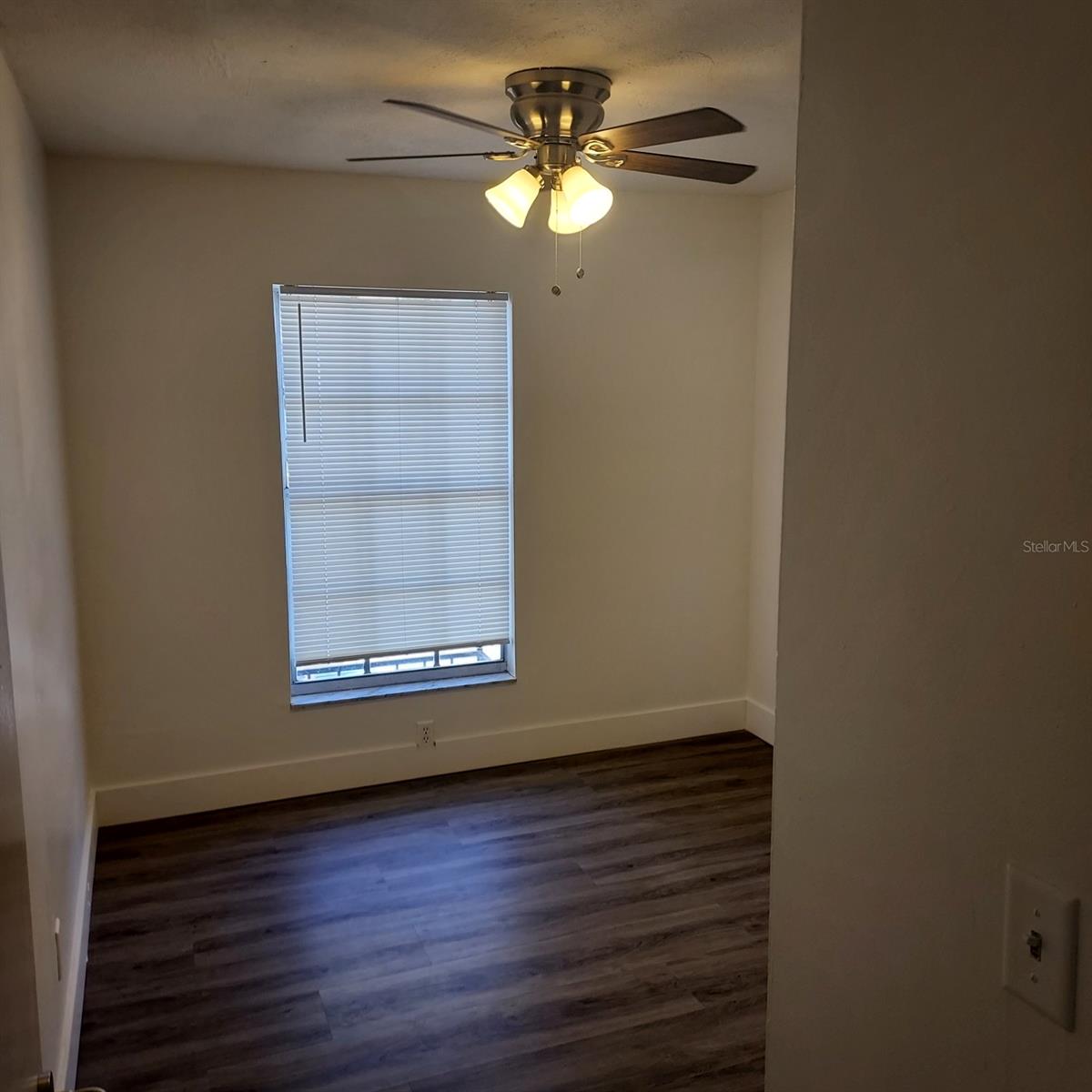 UNIVERSITY SQUARE UNIT 3 RE - Residential Lease