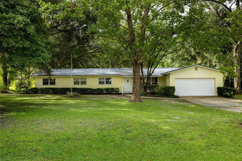 Photo of 12015 SW 5th Avenue, Gainesville, FL 32607 (MLS # GC543130)