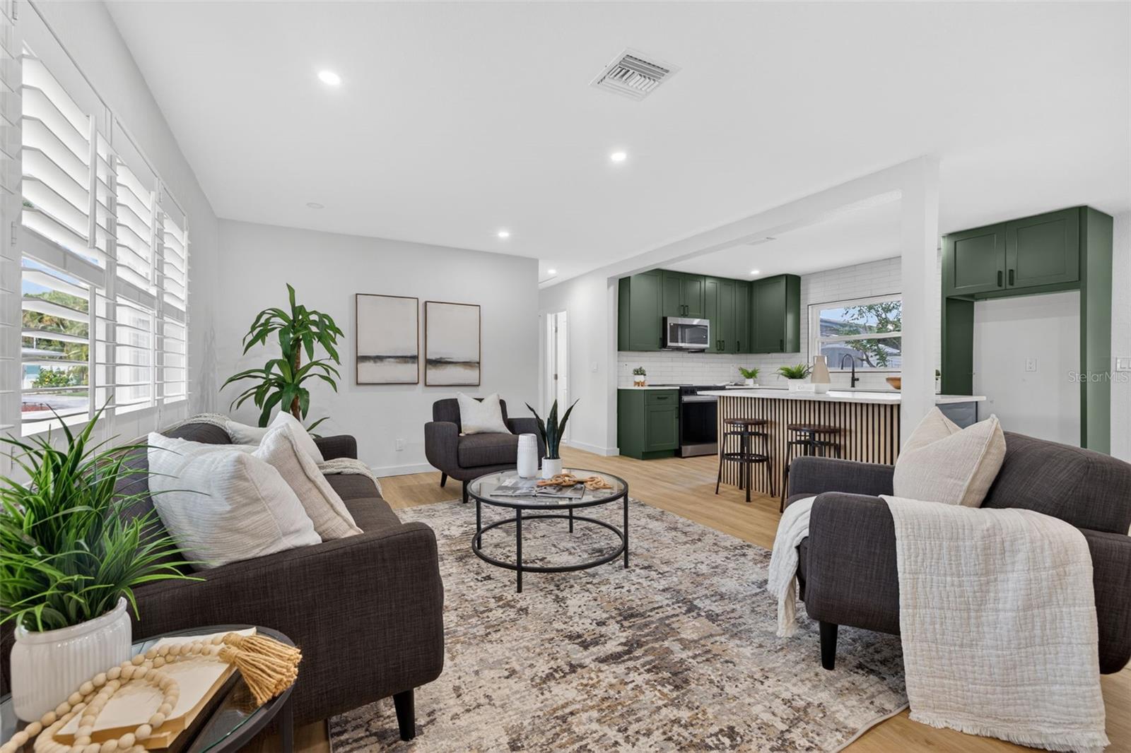 CRISP MANOR - Residential