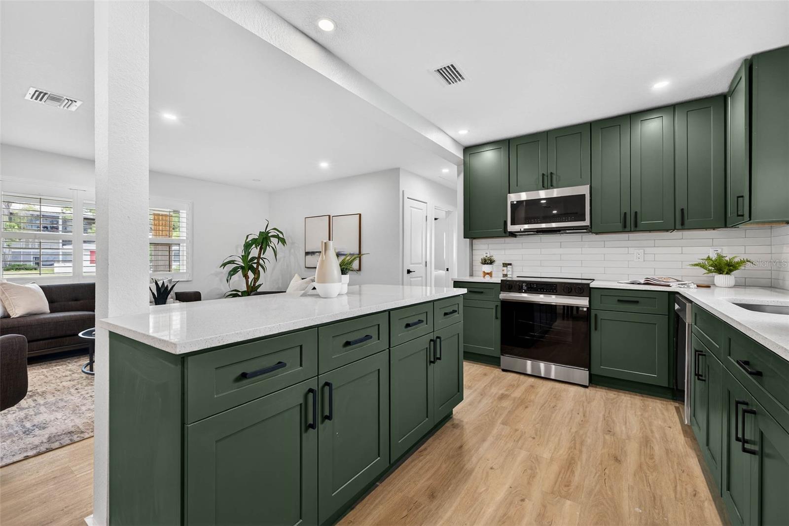 CRISP MANOR - Residential