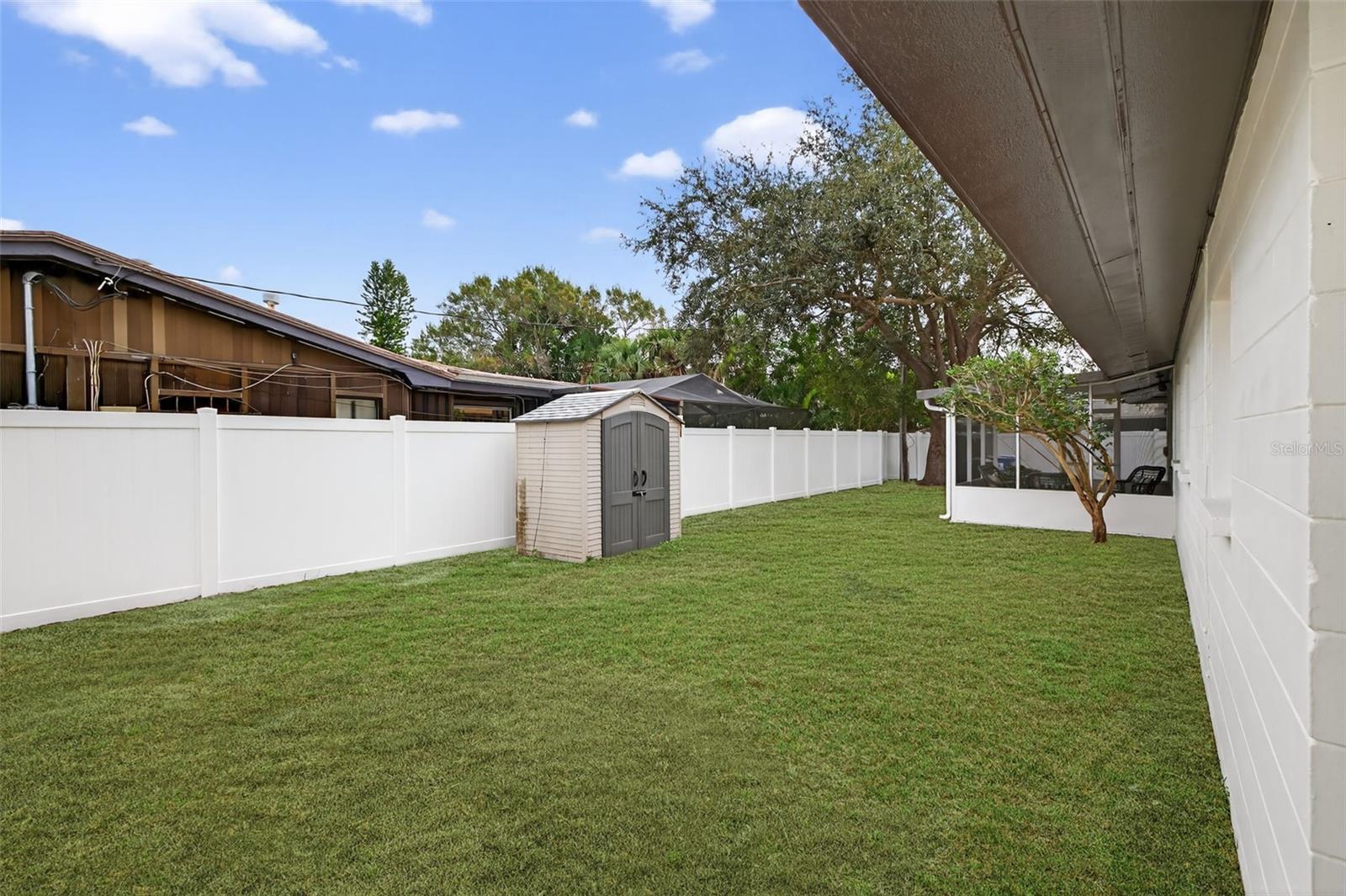 CRISP MANOR - Residential