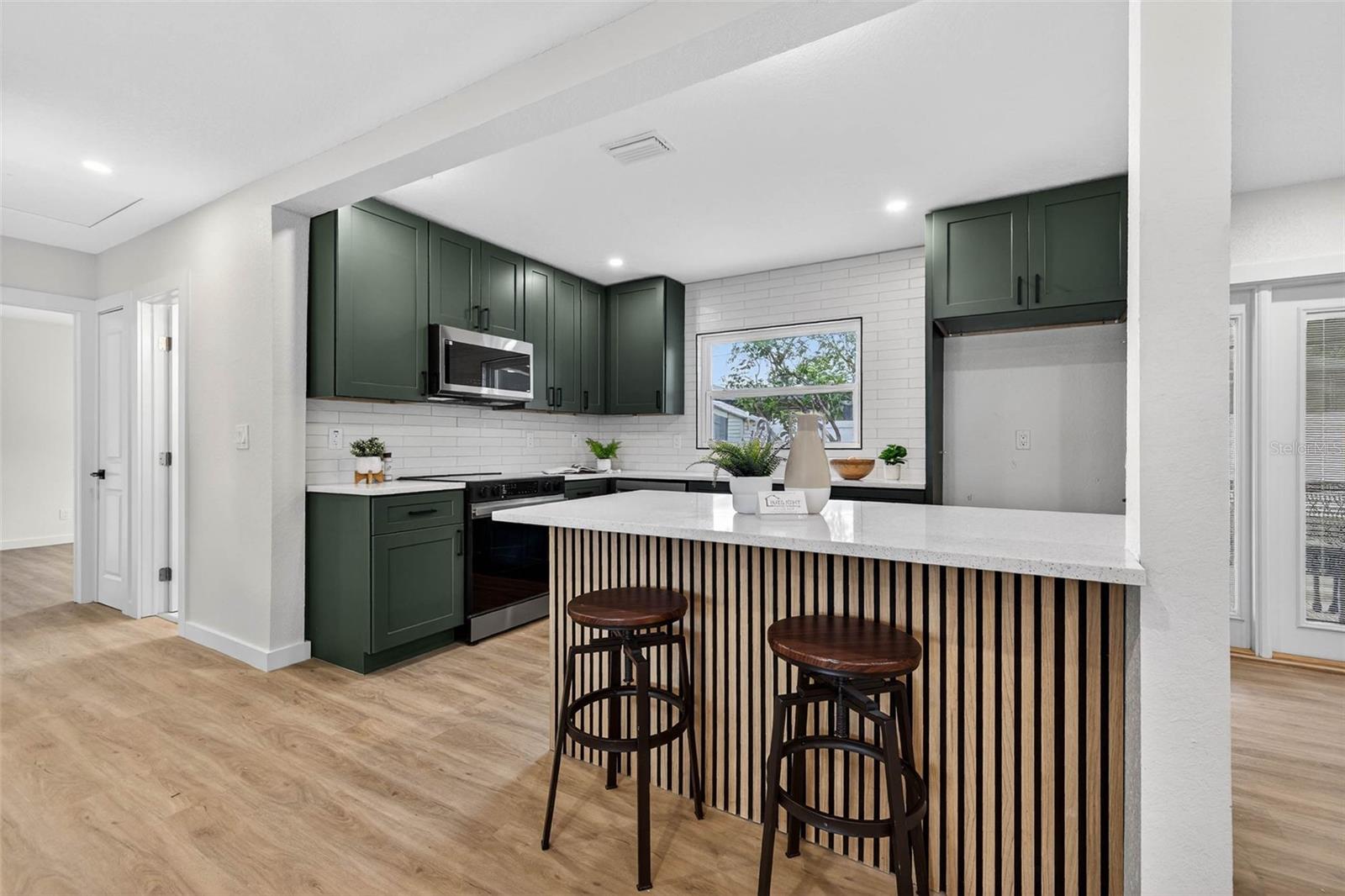 CRISP MANOR - Residential