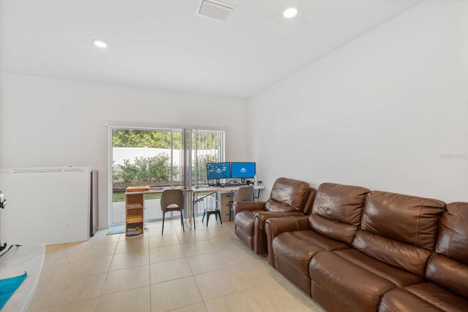 SKYE RANCH NBRHD 2 TWNHMS NORT - Residential