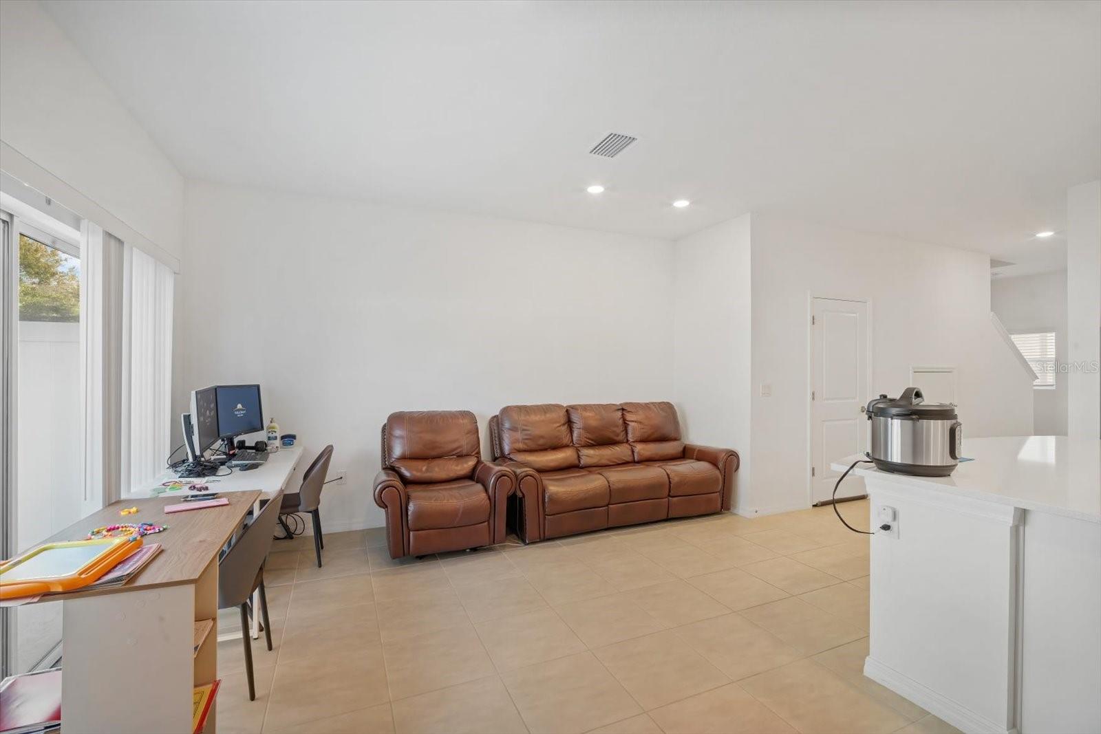 SKYE RANCH NBRHD 2 TWNHMS NORT - Residential