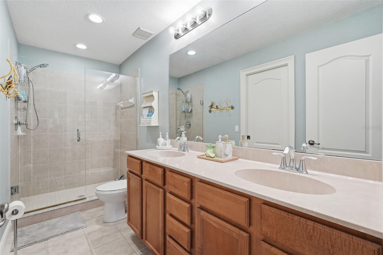 BEACON TRACE TWNHMS - Residential