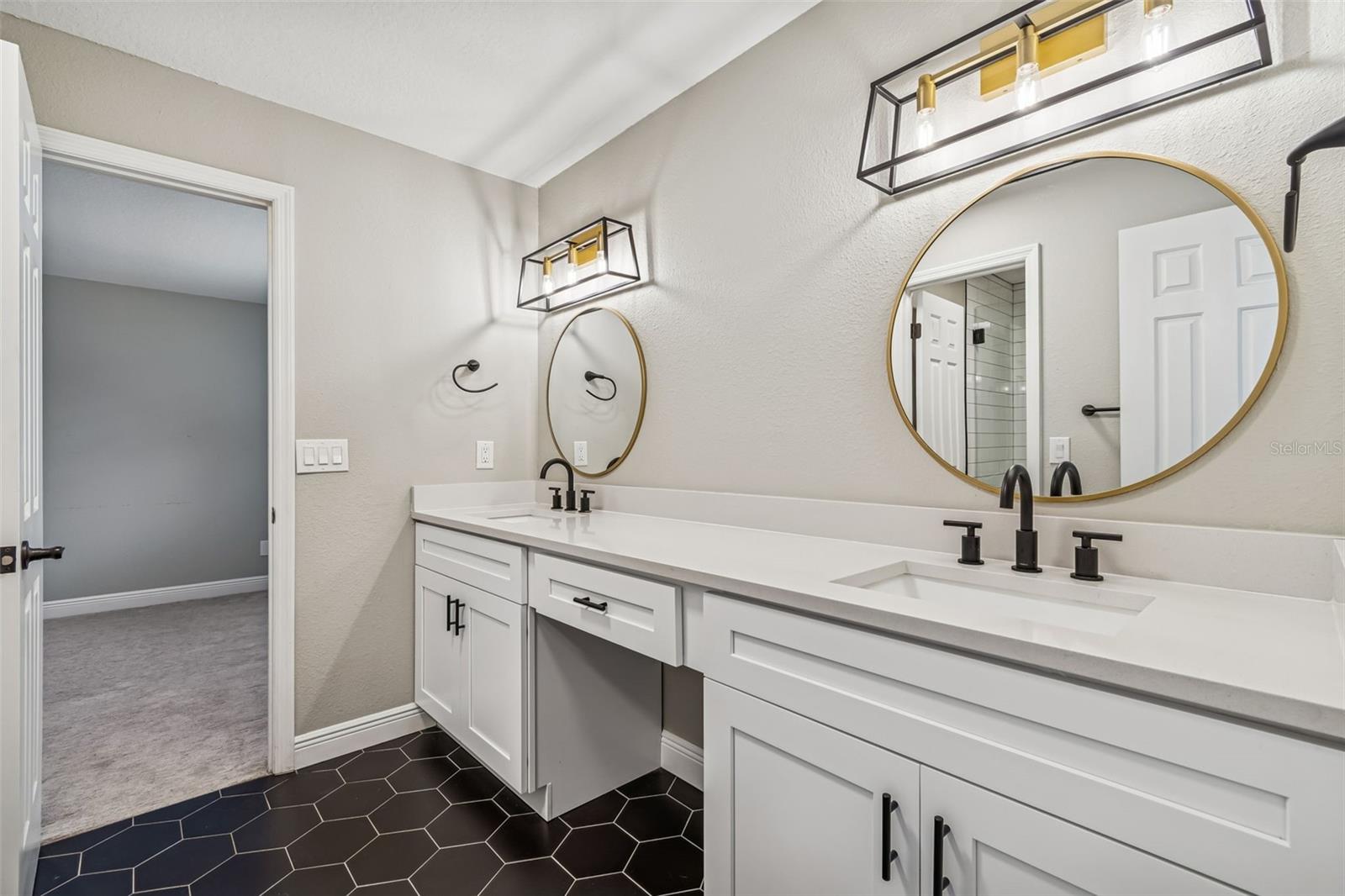 NORTHDALE SEC R - Residential