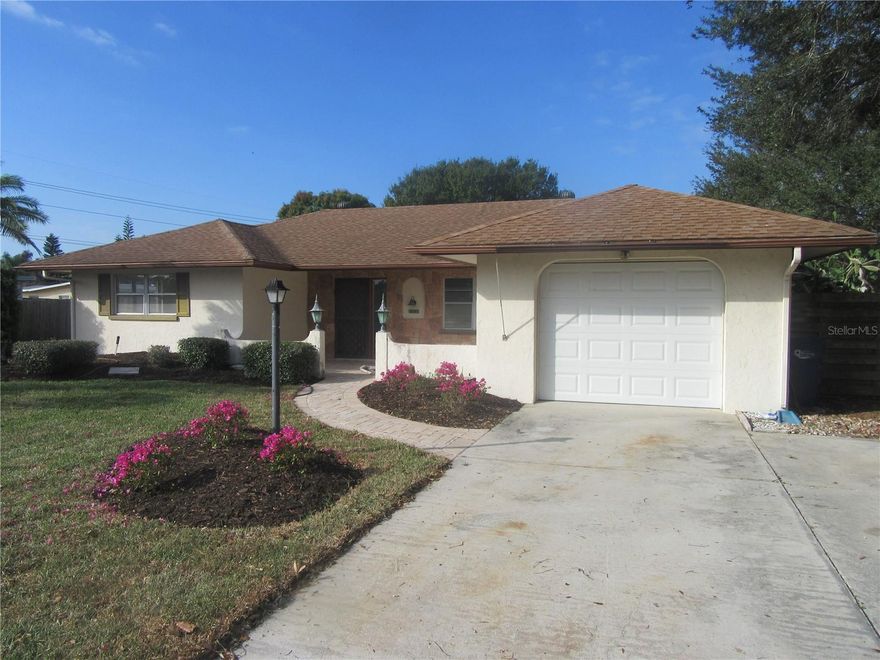 Beautiful Northwest Bradenton Single Family Home. Ceramic tile throughout, stainless appliances and newer AC. All updates late 2016/early 2017. Large fenced in yard with refinished pool, paver lanai, and partially covered with ceiling fan. Great for entertaining and fun in the sun. Close drive to beaches, shopping and restaurants. Application fee $45 pp, 1 pet ok
