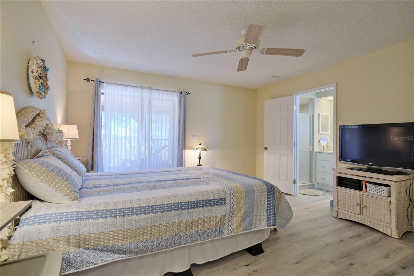 CENTRE LAKE - Residential