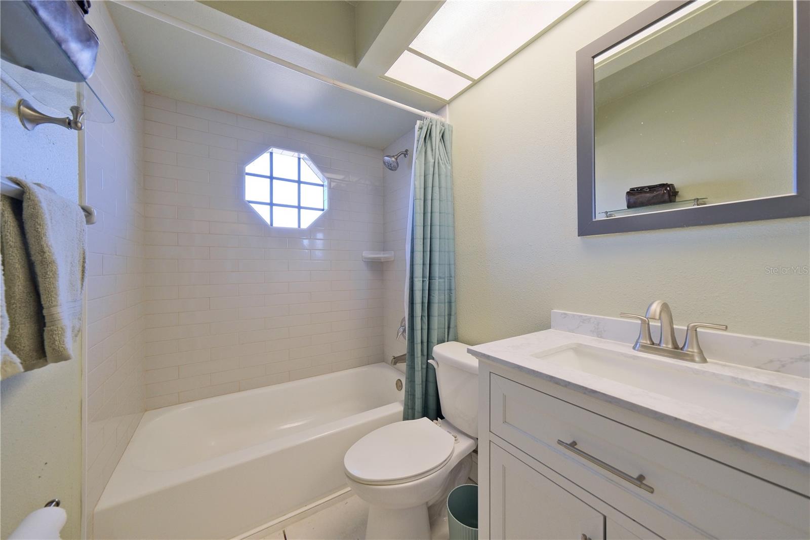 CENTRE LAKE - Residential