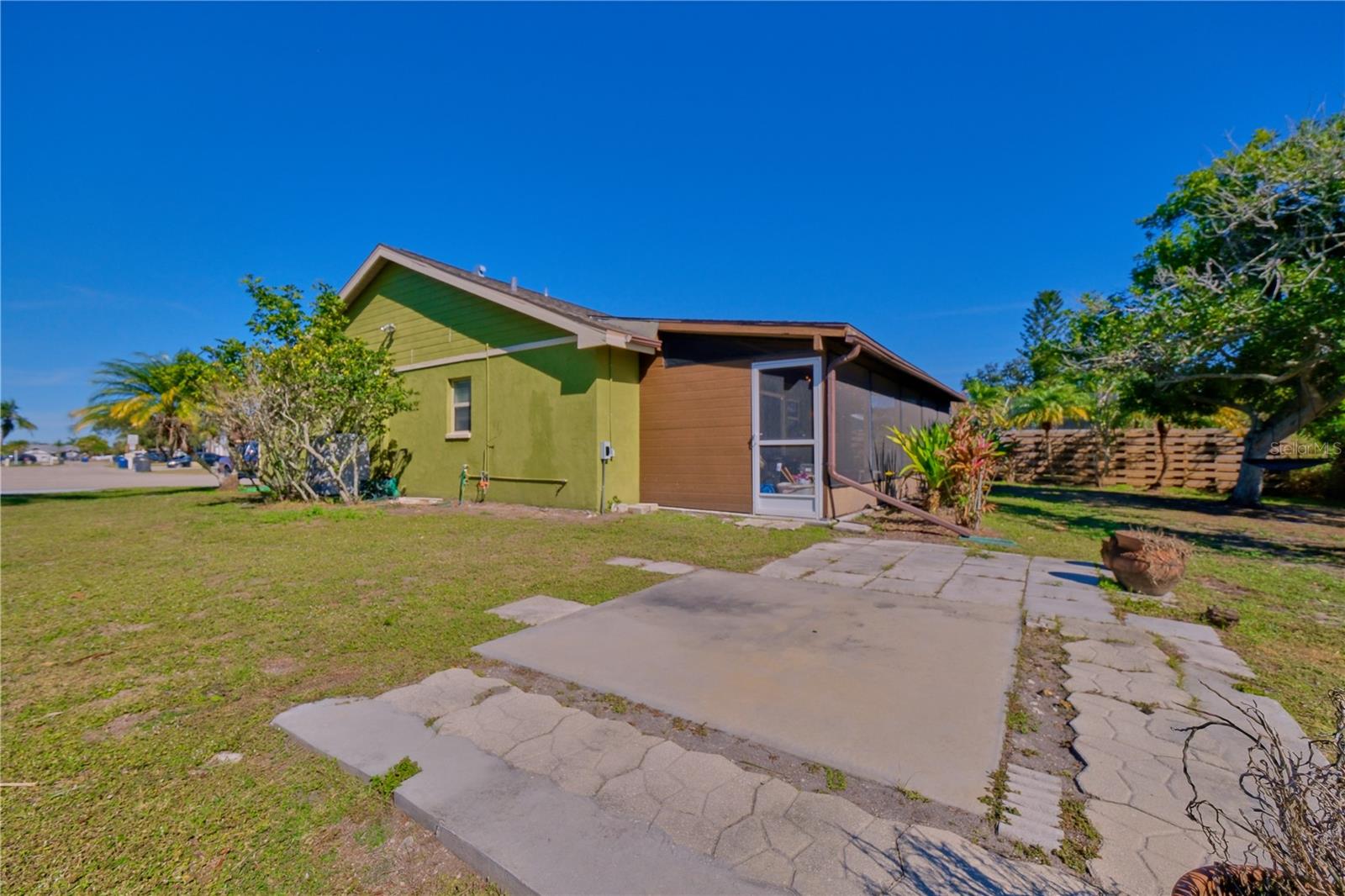 CENTRE LAKE - Residential